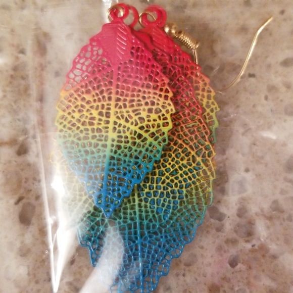 Multi color leaf earrings - Picture 2 of 2